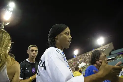 足球界涌现 足球界涌现